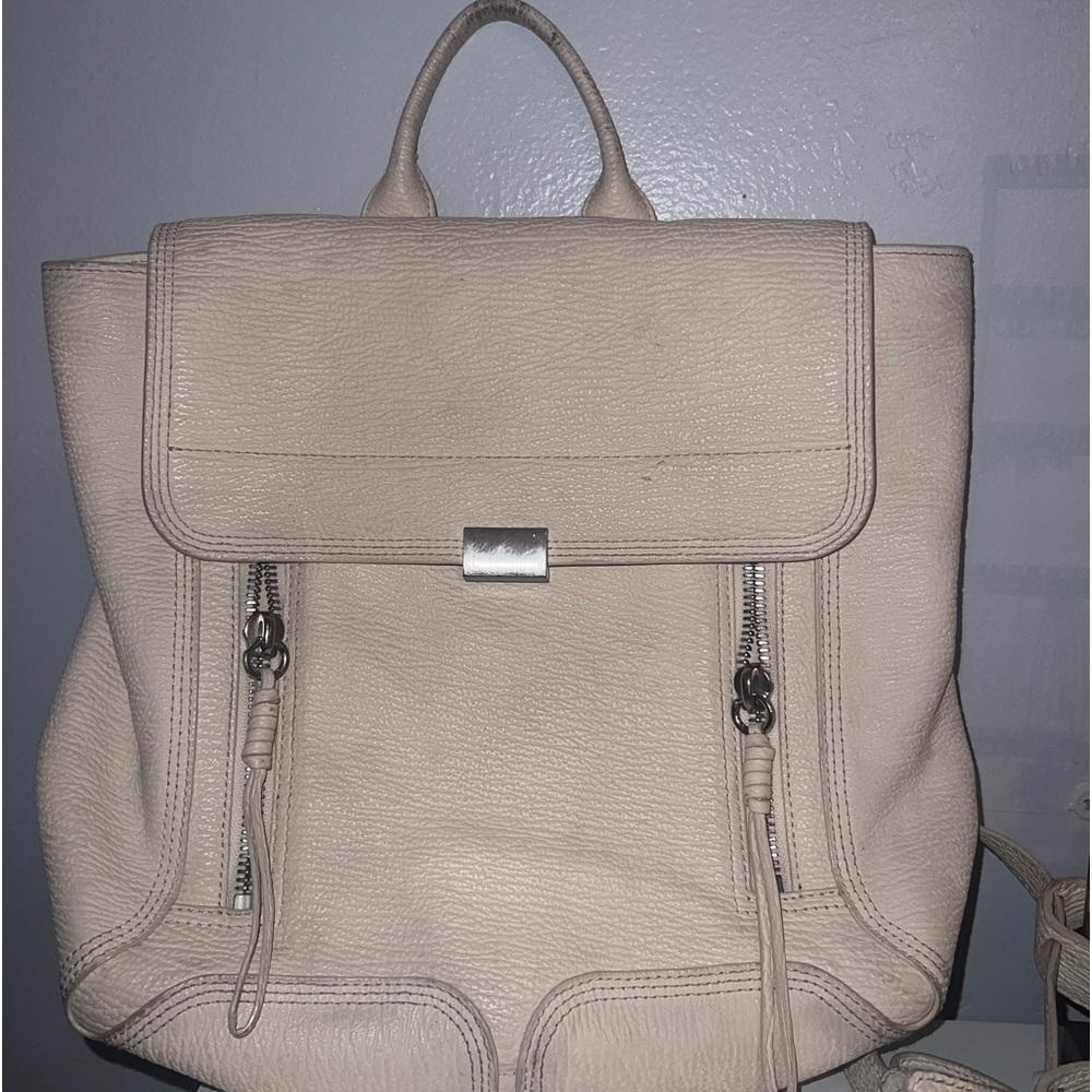 3.1 Phillip BookBag